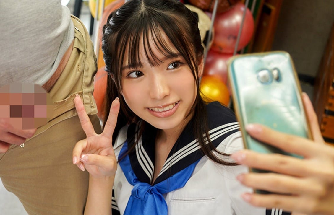 天然痴女なJK様にセンズリ強要されパンティ見ながらシコってたらSNSでライブ配信され生き恥を晒して後戻り出来ないM男！