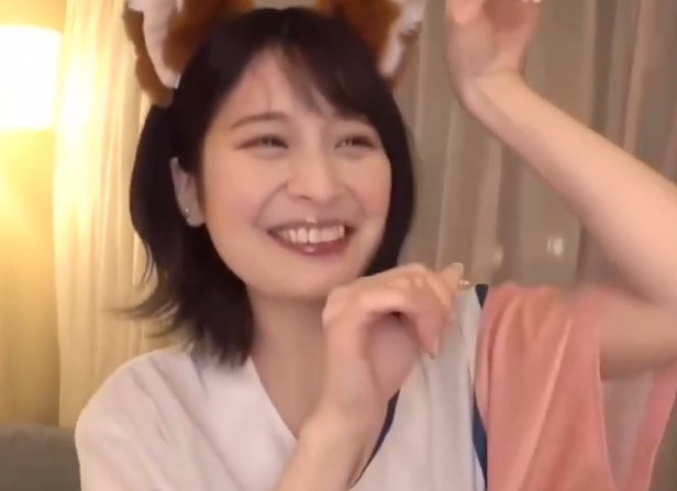 【きつねダンス】大バズりしたダンスを踊ってくれる野球好きのお姉さん！ バットよりチンポを選んでホテルでハメ撮り！