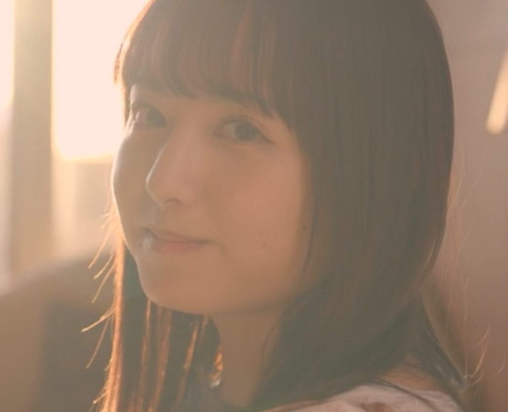 【矢埜愛茉】アイドル顔負けSSS級美女が衝撃のAVデビュー！ロリ顔巨乳おっぱいが敏感すぎて揺らしながら乳首イキ！