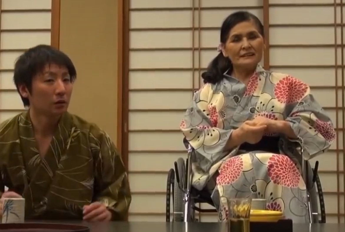 『ばあちゃんは毎週オナニーしてるのよ♡』要介護の婆さんが亡き夫との子孫と最期の思い出つくり！生涯現役の七十路老婆！