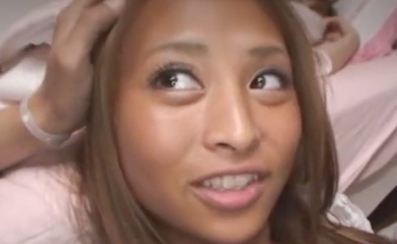 可愛すぎる黒ギャルを家に連れ込み宅飲みからの孕ませセックスwガチガチに勃った肉棒をギャルマンに容赦なくブチ込み膣内射精！