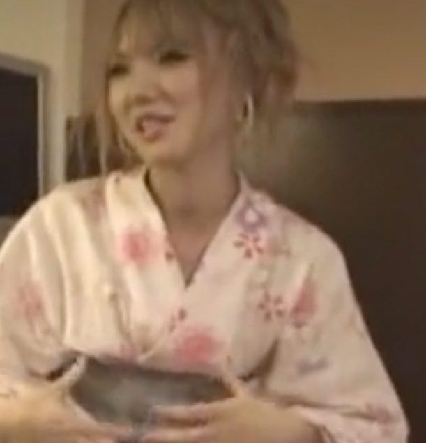 浴衣美人のギャルをお祭りでナンパ即ハメファックw肉棒を狭マ●コにぶち込まれ発狂絶頂!