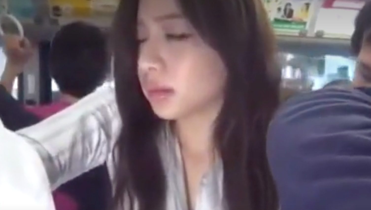 【OL×痴漢】「嫌なはずなのに感じちゃう…」美尻ミニスカお姉さんの身体を抵抗できない電車内で痴漢レイプw