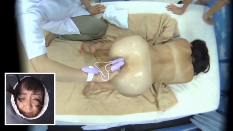 『日焼け水着女子ｘMM号』入れ替わった男に尻穴とアソコ刺激され高ぶった性欲抑えきれず肉棒受け入れるｗ