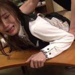 ボッタくりパチ屋の店員にチ●ポで制裁！ どこに逃げても追いかけまわし休憩室で出玉の代わりにザーメン放出大フィーバー！