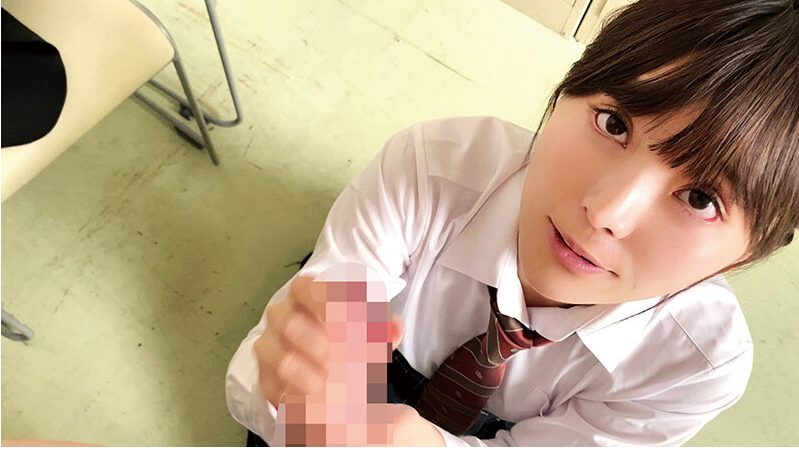 学校内で見つかるかもしれないスリルを味わいながらエロ行為始める！JKの体弄り肉棒しごかせ発展途上のアソコにぶち込む‼