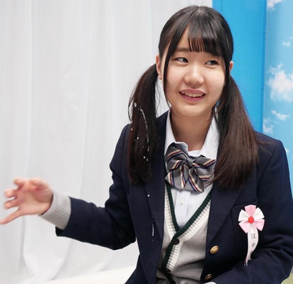 【MM号】卒業式帰りのJKにAV出演依頼⁉まだまだ学生の気持ちが残る少女たちが大人の仲間入り！