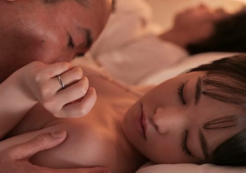 ボケたと思っていた義父が実は全て演技！エッチボディすぎる息子の嫁と生アリでやり倒す変態おじさんww