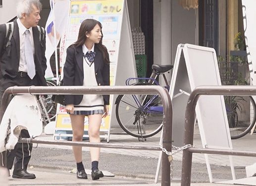 信じてた先生の目的はJKのおマ●コだったｗ睡眠薬まで使用し『先生ダメ…』パイパンマ●コに遠慮なくピストンするクズ教師！