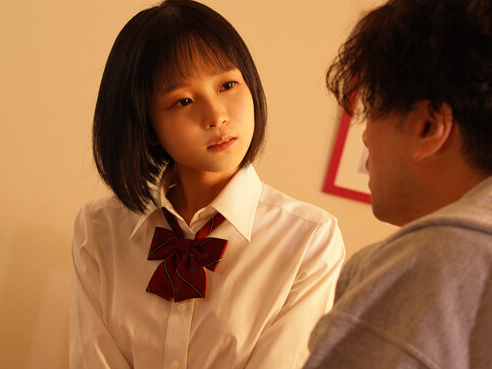 現役JKの義妹に言い寄られ理性を保てず！『こんなのバレたらおしまいだね♡』小悪魔美少女の掌で踊る言いなりチ●ポ！