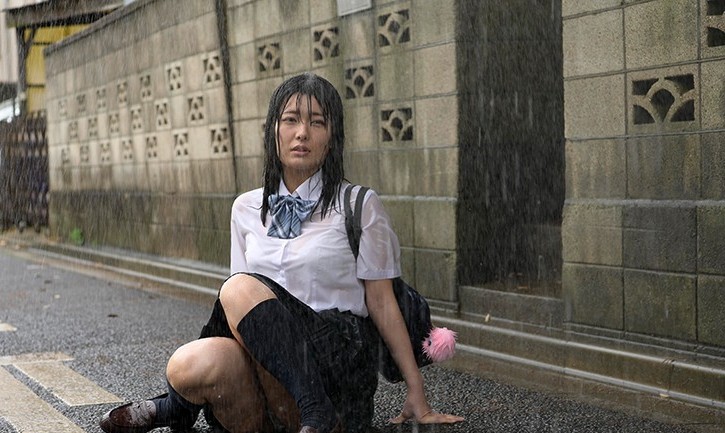 巨漢男に押しつぶされ抵抗できずに強制快楽漬け！『お願いだから離してぇ！』願いは虚しくオナホ扱いされたっぷりザーメン注入！