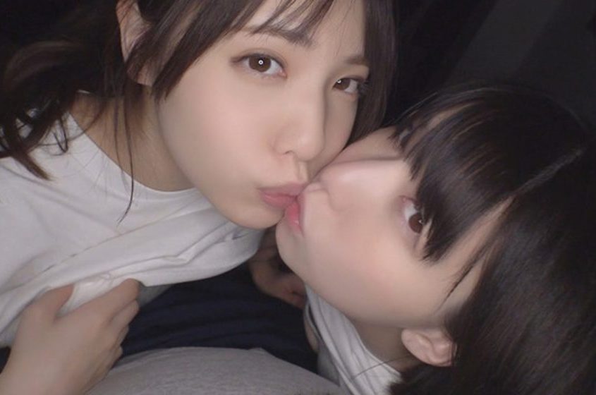 痴女達の女子会にM男くん参戦！無事ペットとして逆3Pされるマゾ男wさらに目の前でレズられ…ww