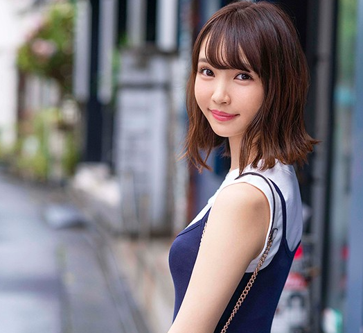 『どうですか？気持ちいい？♡』エステ店でこっそり抜いてあげる押しに弱い現役大学生！そんな彼女がAVデビュー！