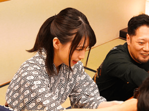 『や、やめてください…お願いします…』宴会が始まり酒がすすむと先輩達が一転！凶悪なセクハラから更にエスカレートして…