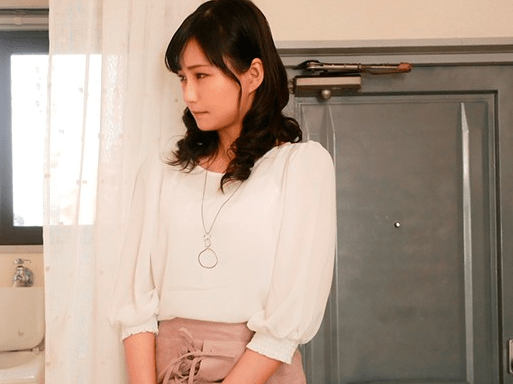 『あぅぅ!気持ちいい…♡もっとそのまま突いて!』旦那に構ってもらえず不満を感じていた人妻が変態おっさんと濃厚セックス!
