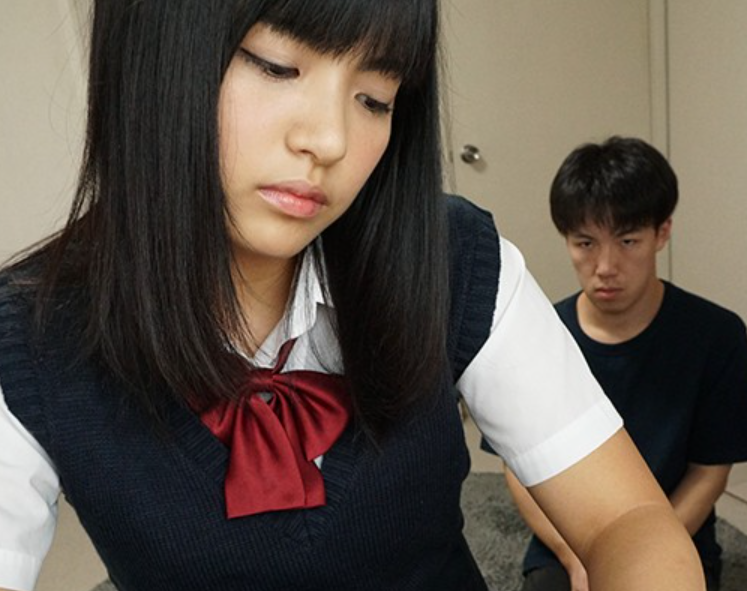 『今おっぱい見てたでしょ？びびってんの？』強気な少女に負けて弄られまくる家庭教師！次はどうやってイジめよっかなwww