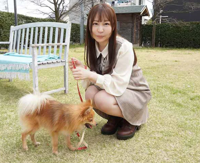 『なんだか恥ずかしい…♡』可愛くて愛嬌良くて甘えん坊な犬系女子がAVデビュー！声もとても可愛くて癒されること間違いなし！