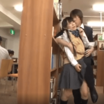 学びの場である図書館で行われた突然の悲劇！『お願いやめて…』彼女が襲われているのに気づかない彼氏の近くで弄ばれる…