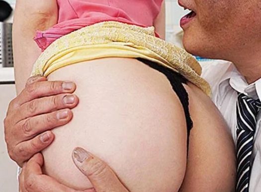 『お願いだからやめて下さい…』部下の嫁は自分の女だと思ってる昭和丸出し老害上司！気の弱い主婦がパワハラの捌け口になる！