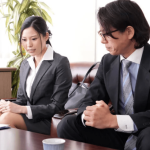 『奥まで社長のチ●ポが…イクぅぅぅ♡』社内一美人であるOLが取引先の傲慢社長に中出しされ続けた出張接待！