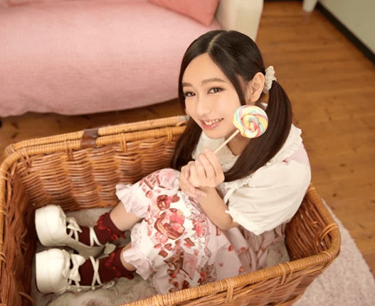 『ああん♡気持ちいい♡』笑顔は無邪気な子供!ツン顔は案外クールビューティー! 極スリム女子大生がAVデビュー!