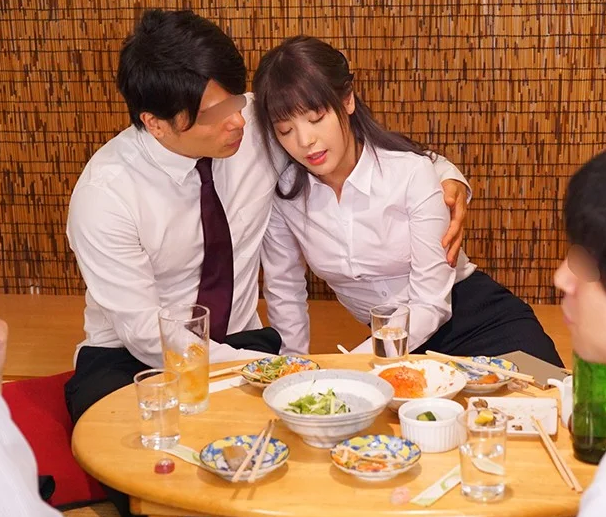 『おかしくなっちゃうぅぅ♡』出張先相部屋NTR！絶倫の上司に一晩中何度もイカされ続けた新卒女子社員の一部始終www